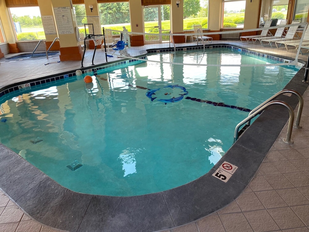 Baymont By Wyndham Pella 3/40