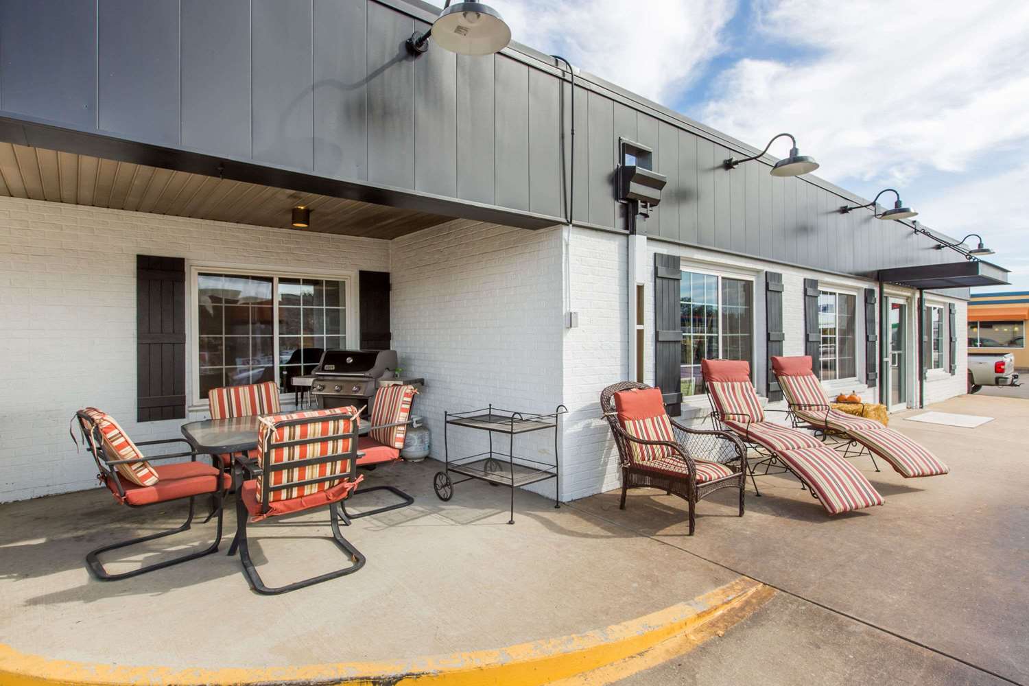 Days Inn By Wyndham Pierre 21/33