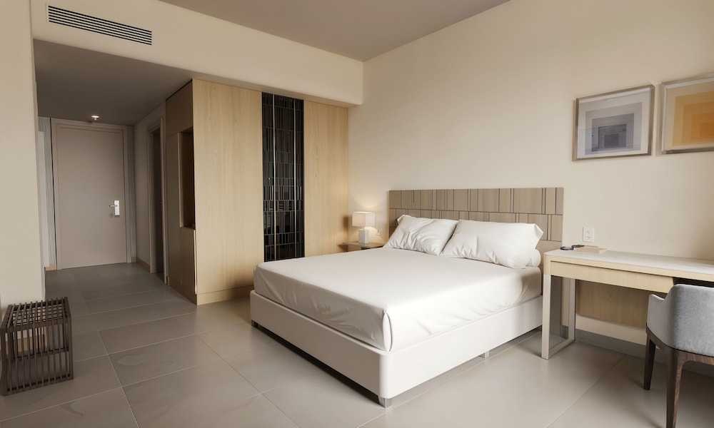 Signature, King Bed, Sea View