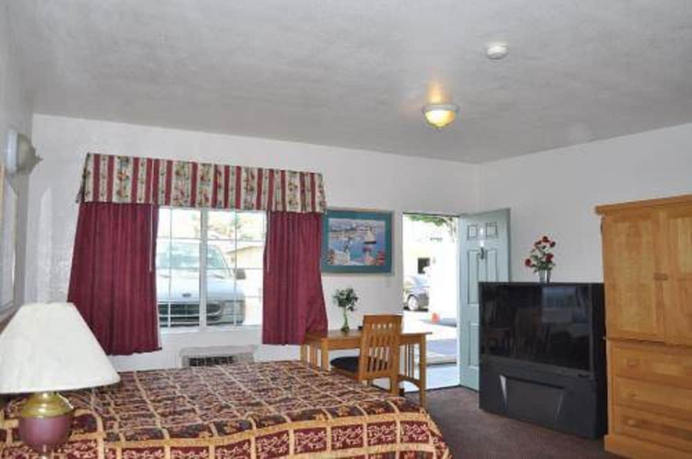 Palace Inn Oxnard 28/43