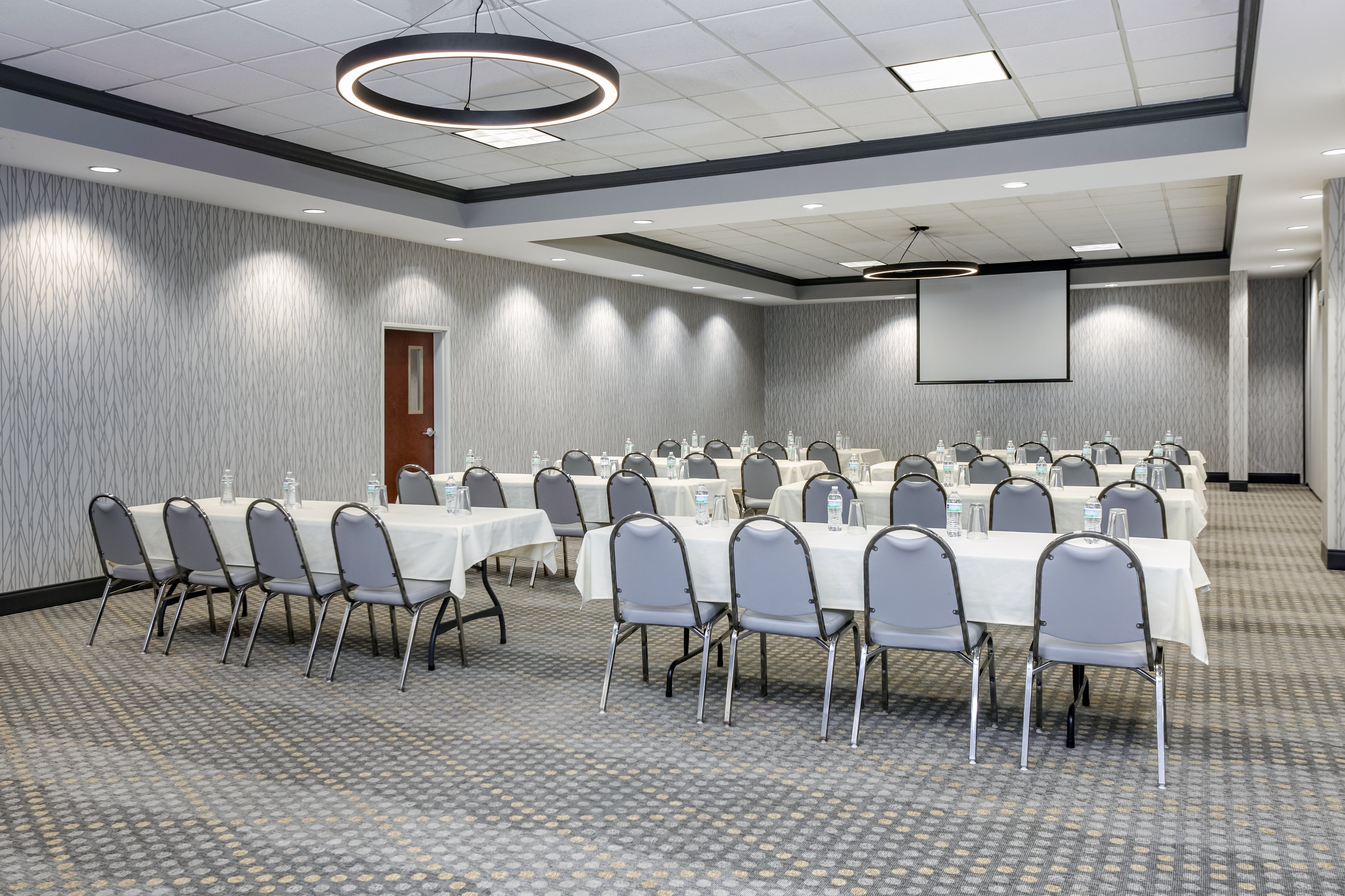 Holiday Inn Quincy, an IHG Hotel 64/75