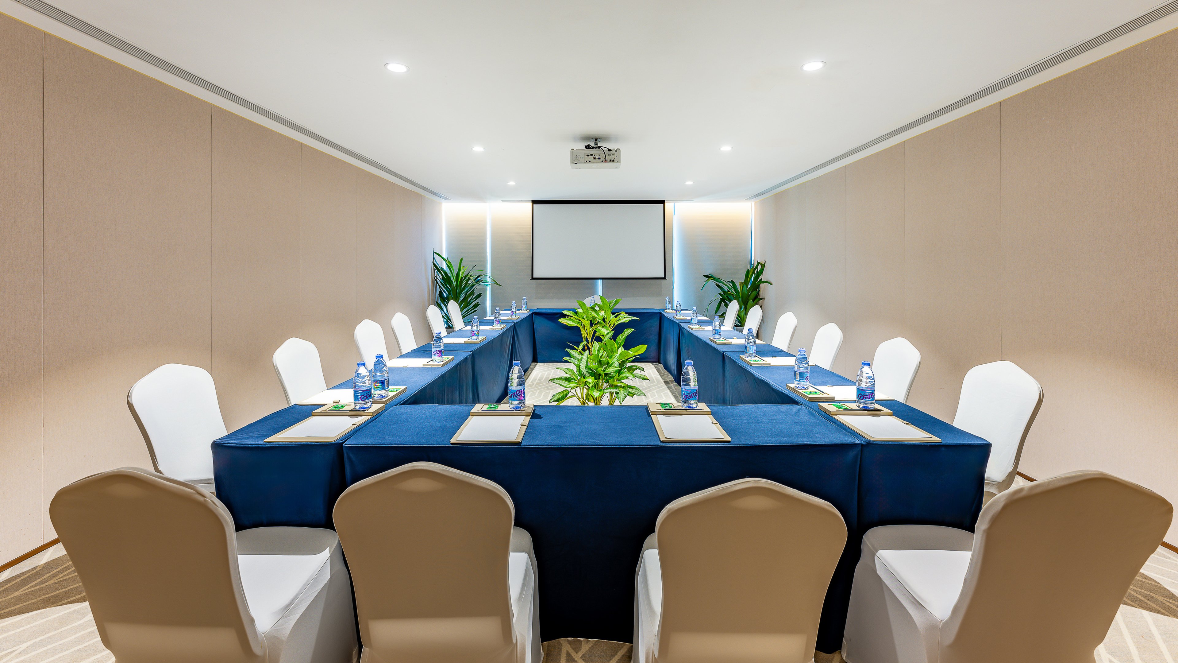 Holiday Inn Hainan Xiangshui Bay 35/50
