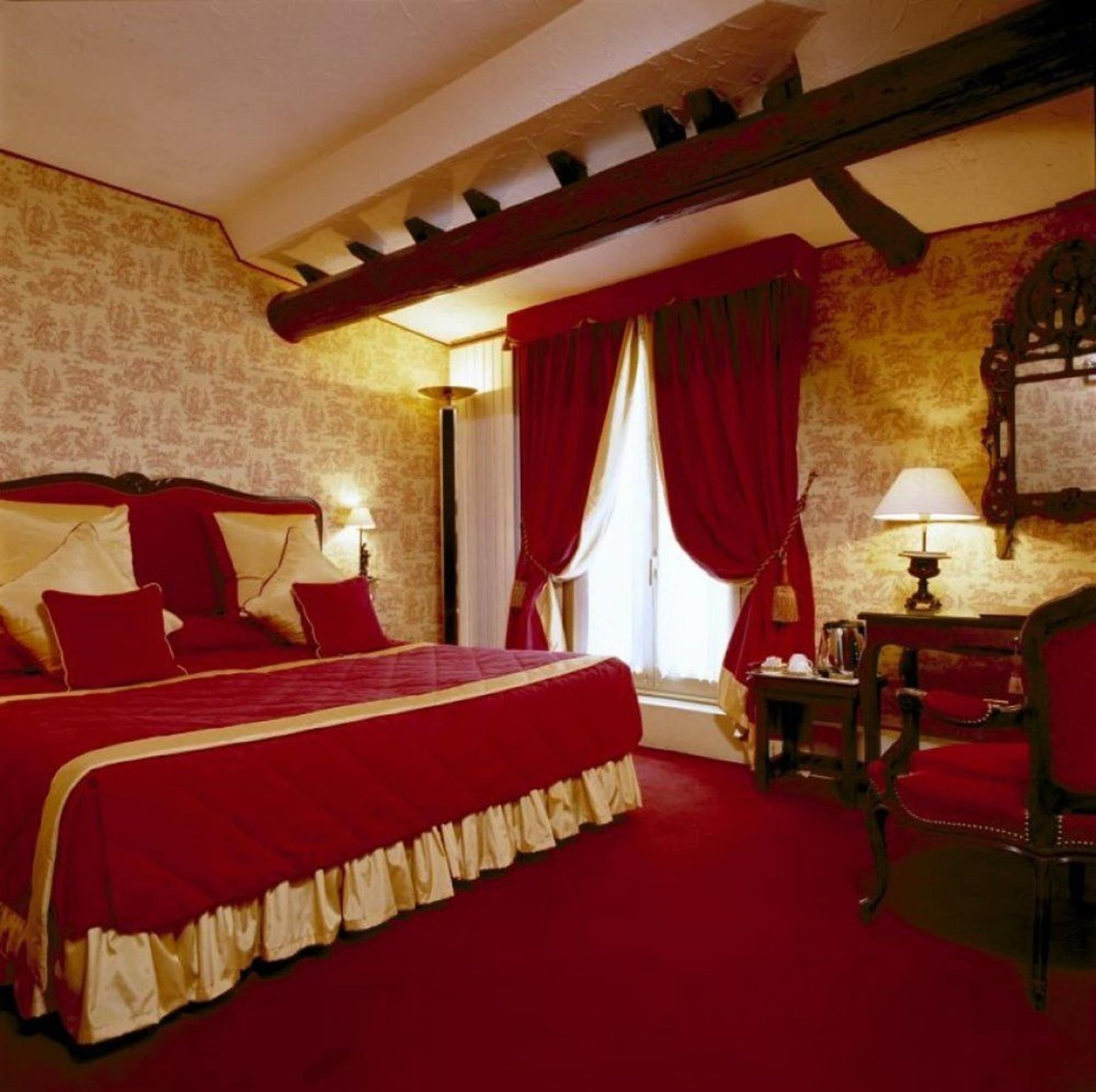 Room at Hotel des Orfevres, PARIS