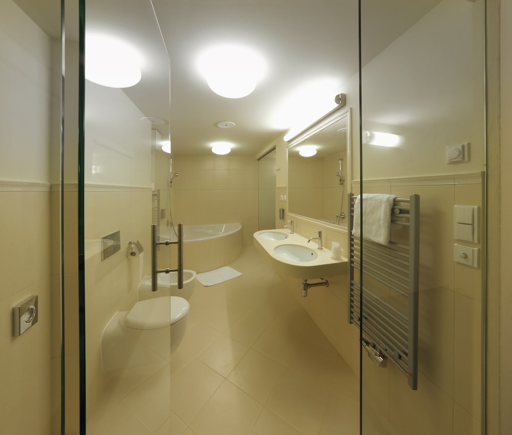 Esmarin Wellness Hotel 43/46