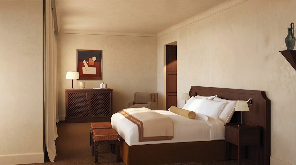 2 BEDROOMS, SUITE