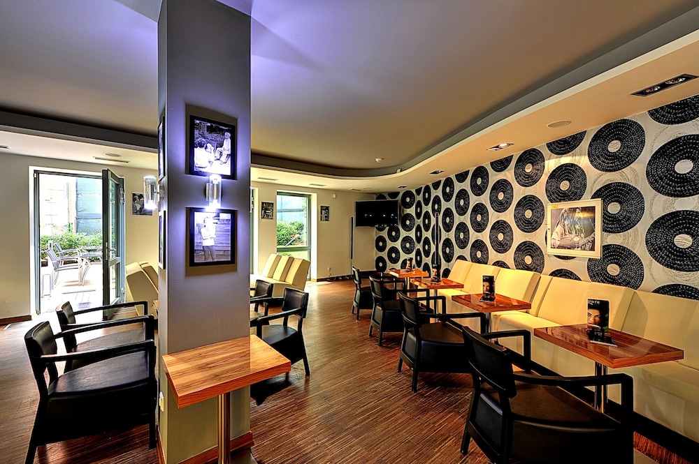 ST JOSEPH ROYAL REGENT SPA & WELLNESS 18/30