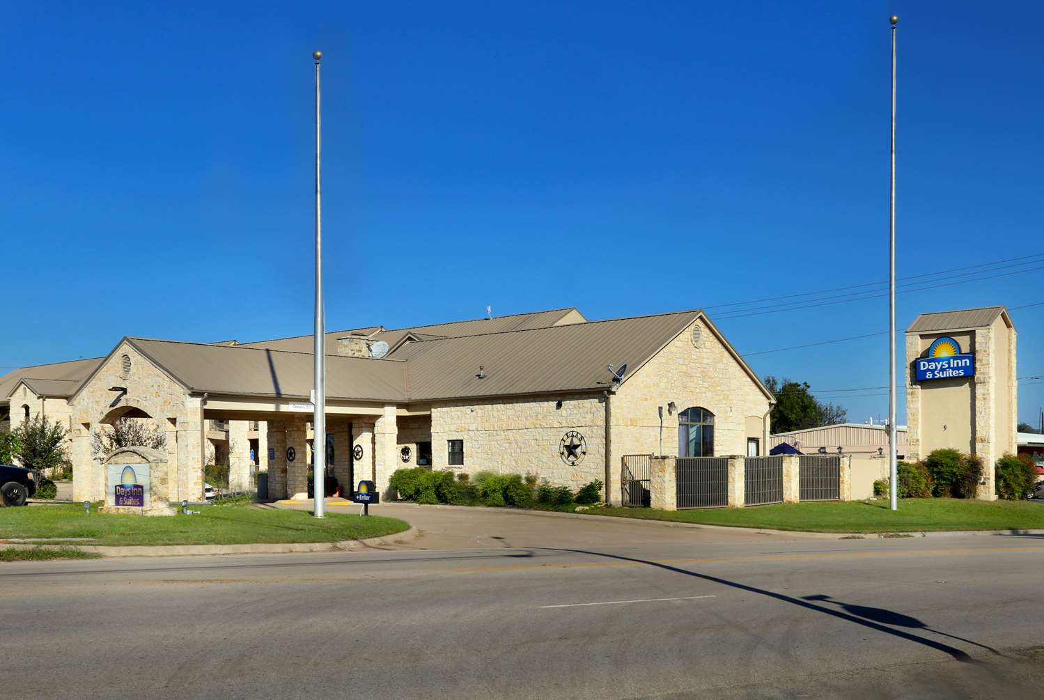 Days Inn Suites Llano 1/36