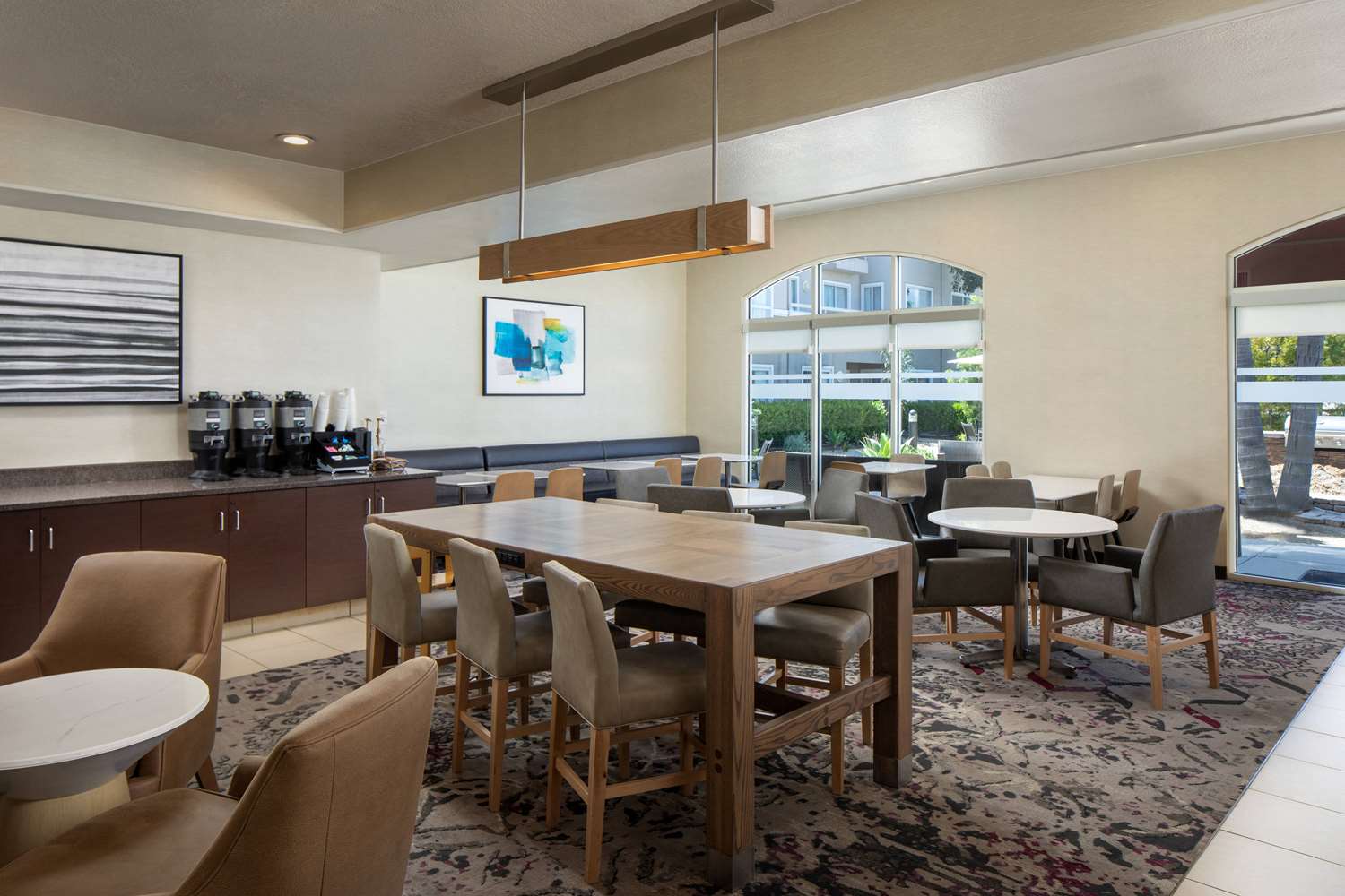 restaurant cafeteria