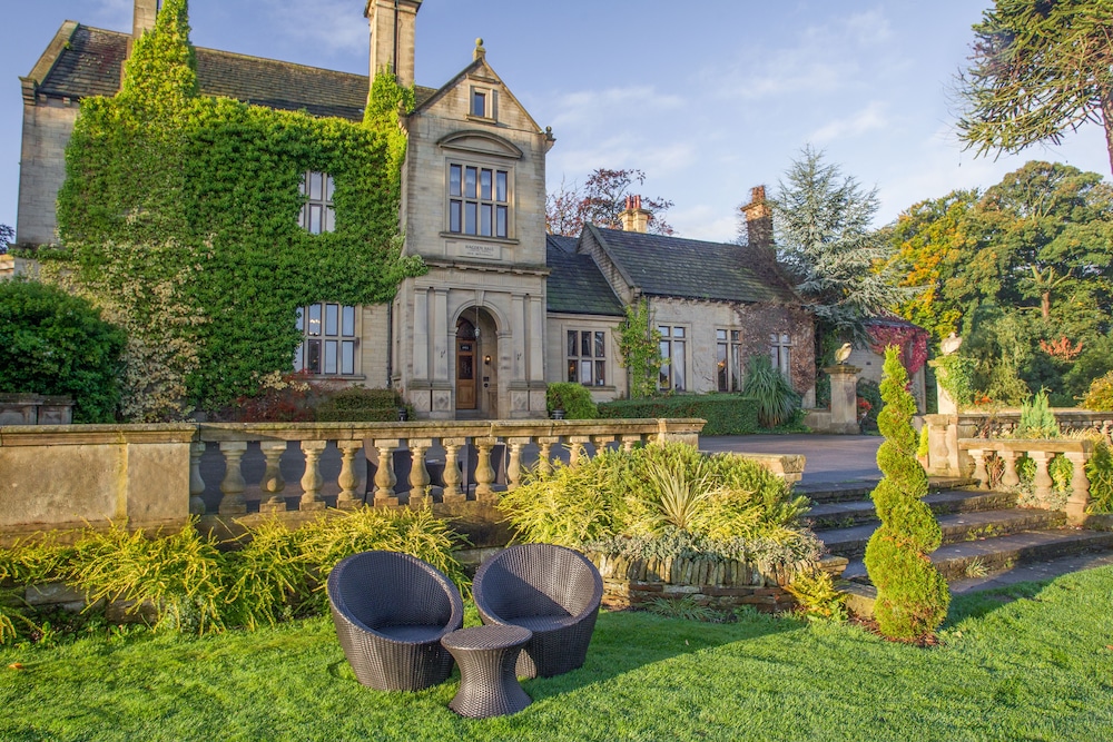 Classic Lodges Bagden Hall Hotel 54/63