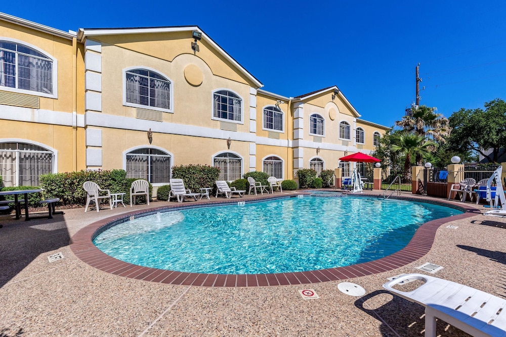Quality Suites Houston North - Spring 3/41