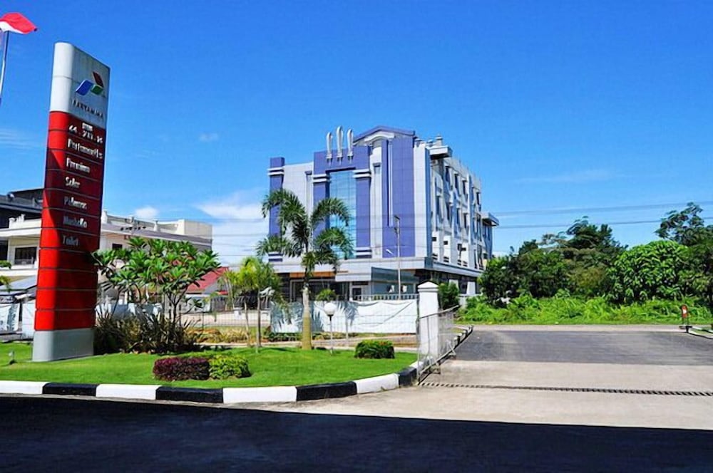 Hotel Harmony In Pontianak 58/62