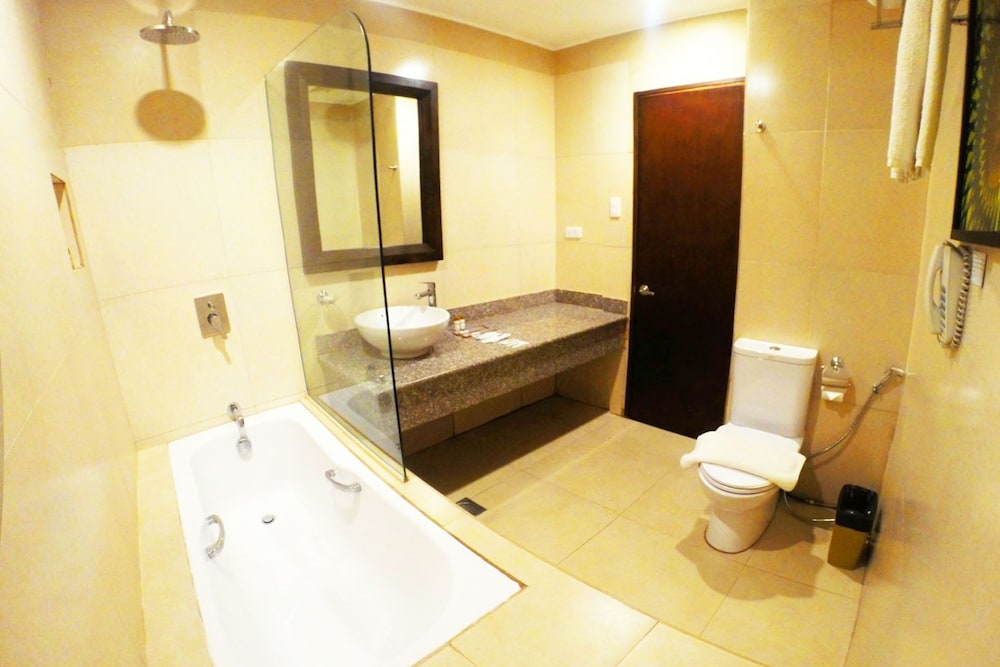 PALM GRASS HOTEL 24/25