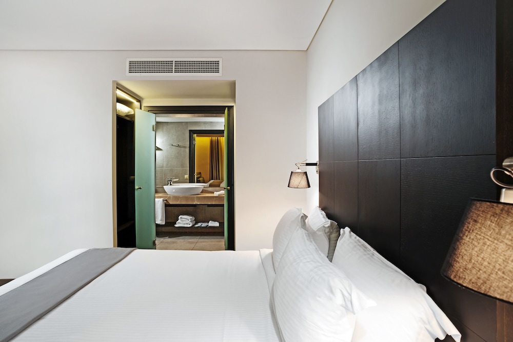 Lozenge Hotel 15/63