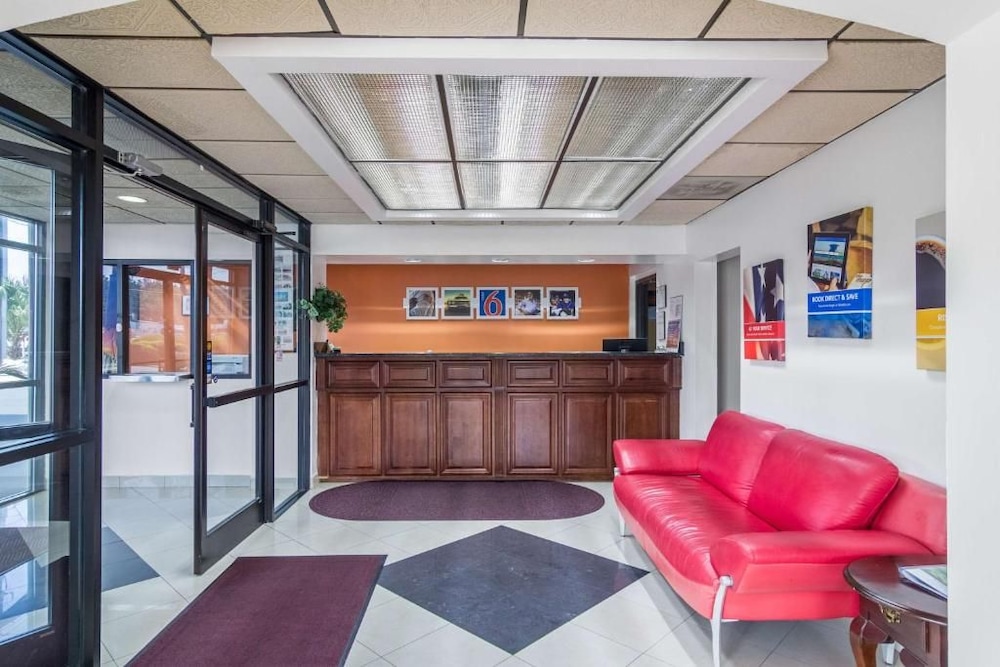 Lobby at Motel6 Waycross, GA, WAYCROSS - GA