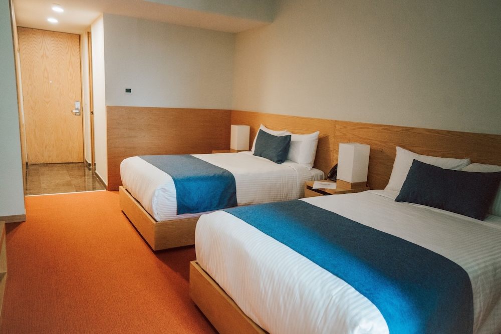 ROOM, 2 DOUBLE BEDS