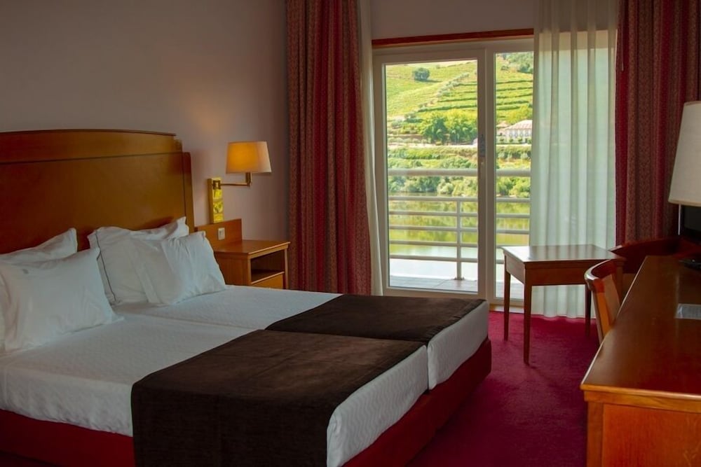 Premium, Suite, King Bed, River View