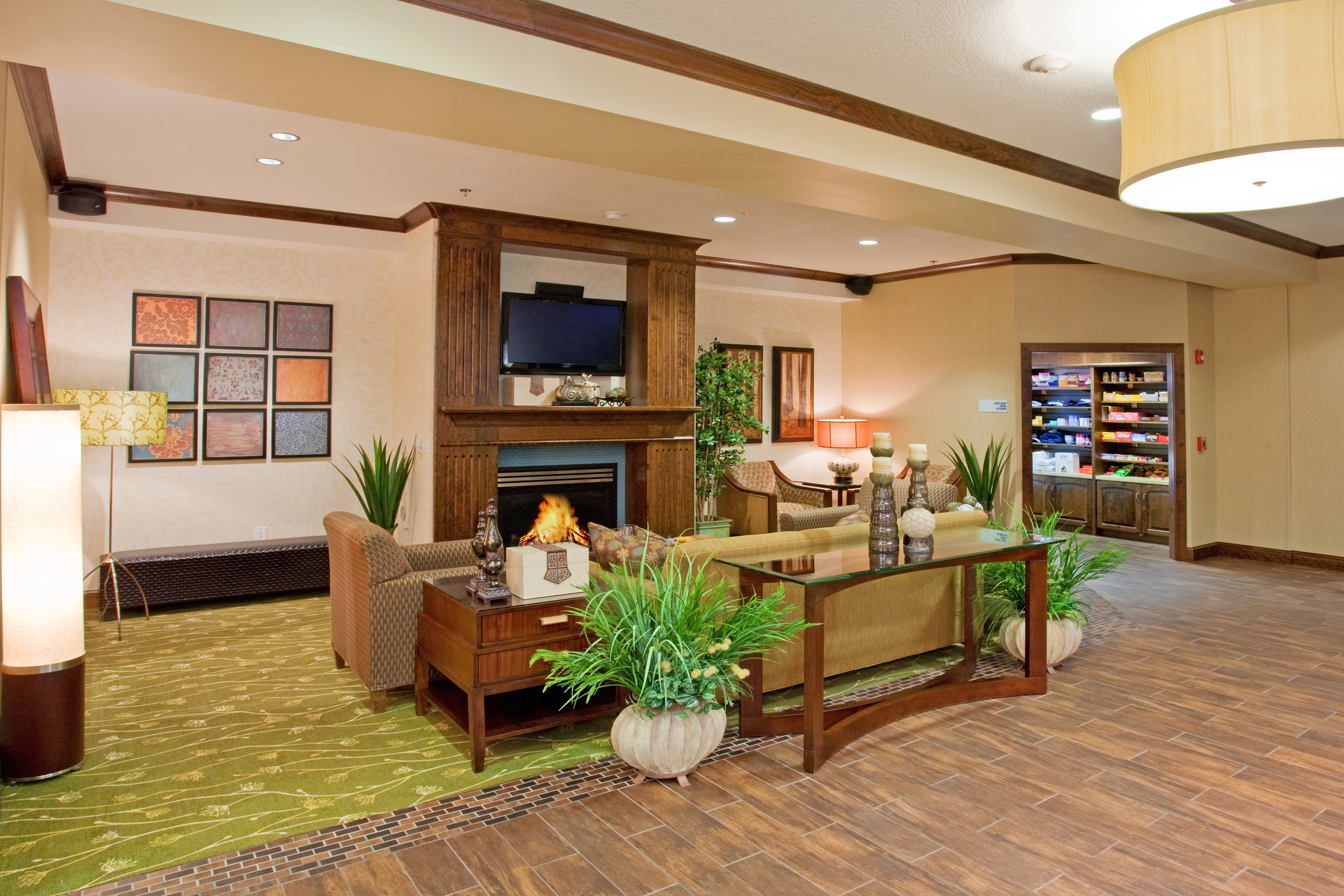Holiday Inn Express Hotel Suites Logan 58/79