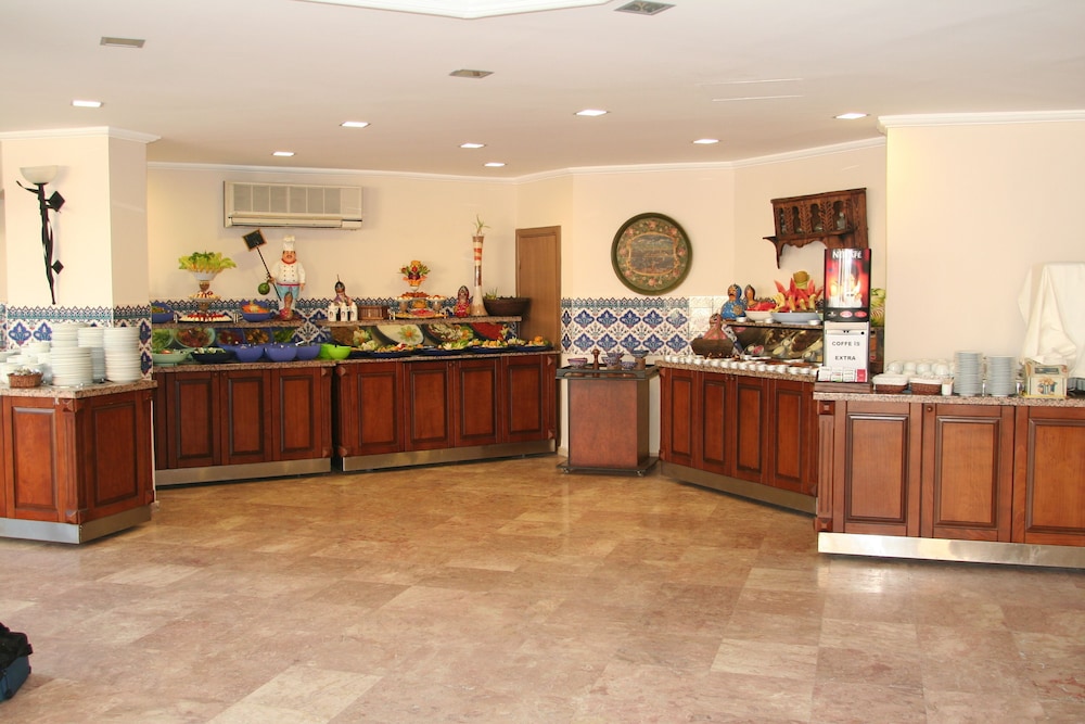 Elysee Beach Hotel 7/50
