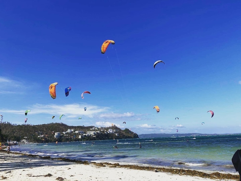 Boracay Backpackers 61/68