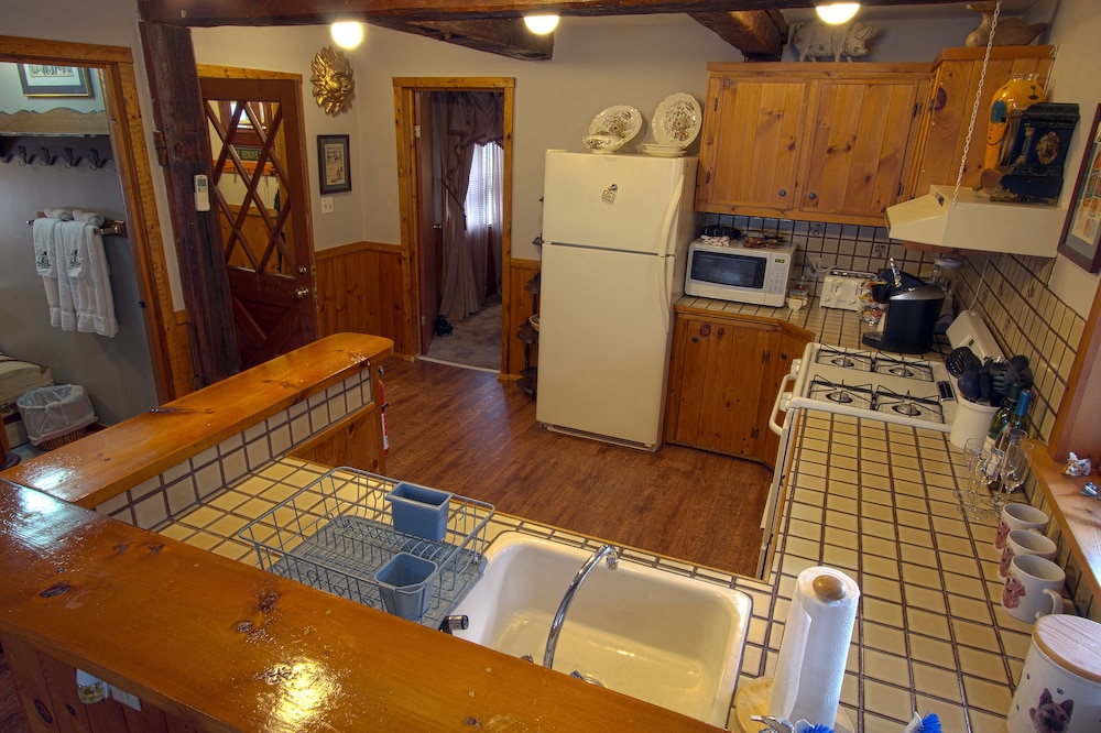 Phineas Swann Bed Breakfast 4/80
