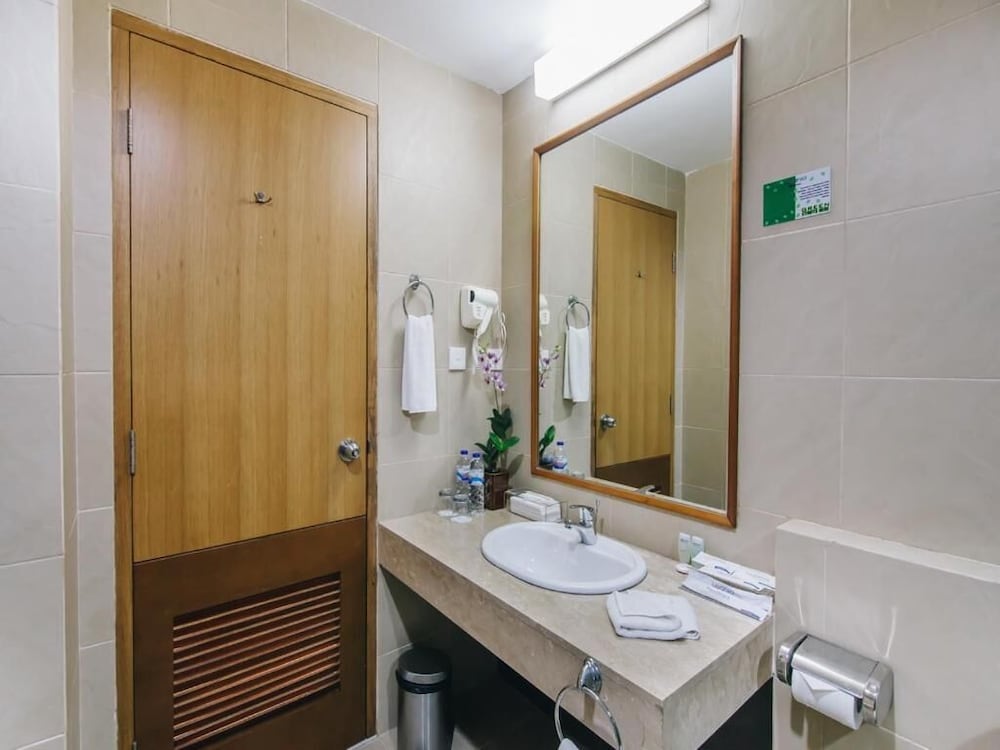 Hotel Luwansa 9/50