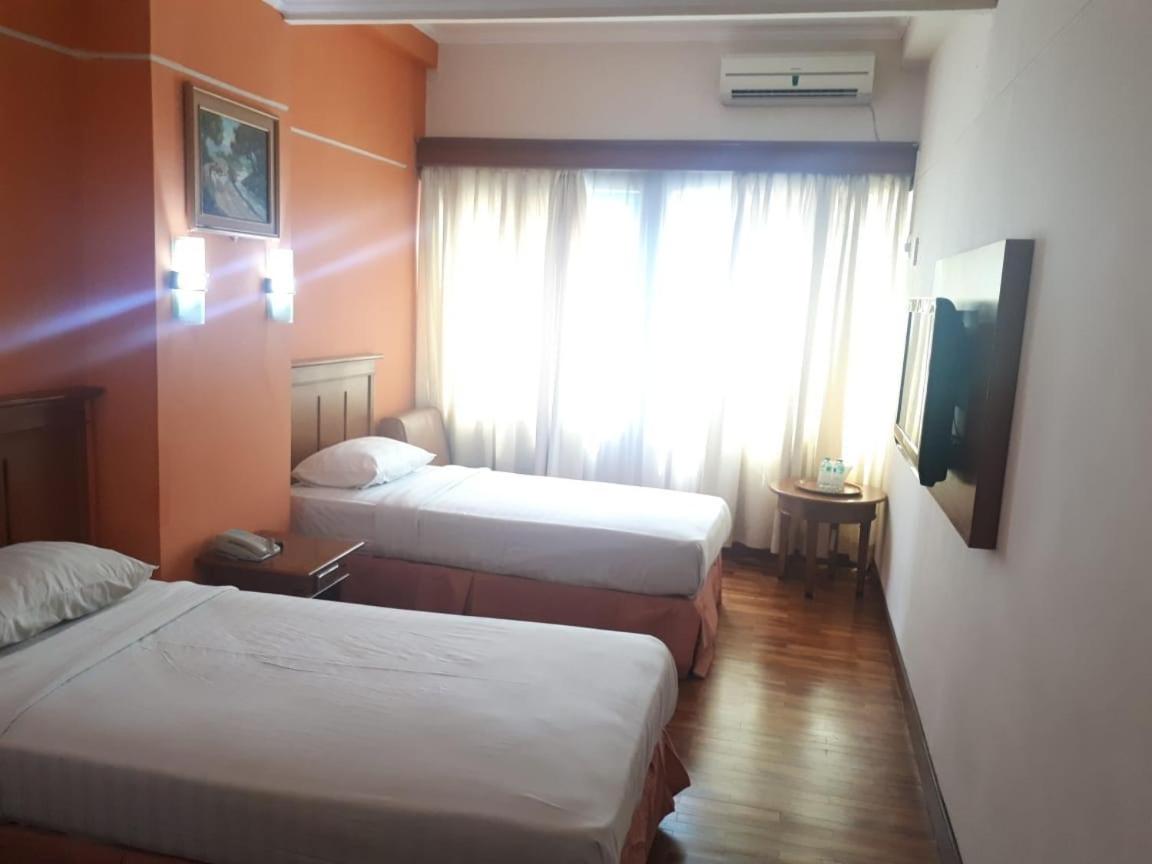 Hotel Mega Cikini 15/28