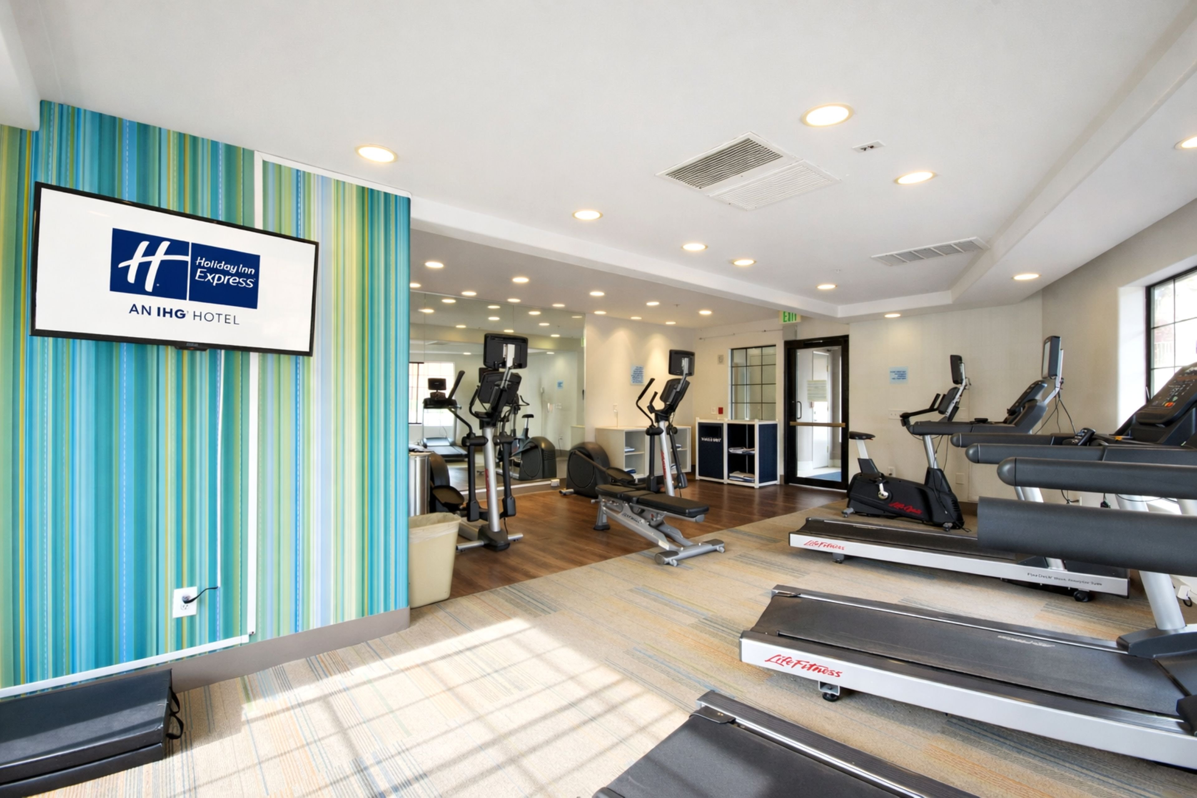 Holiday Inn Express Mira Mesa San Diego 40/62