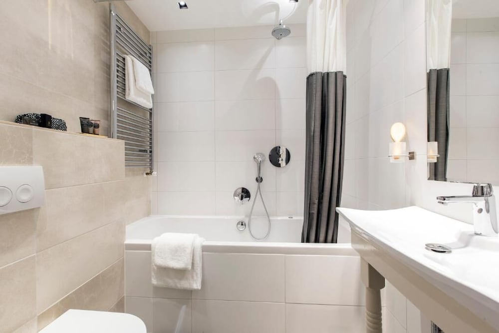 Grand Canal Boutique Hotel 53/58