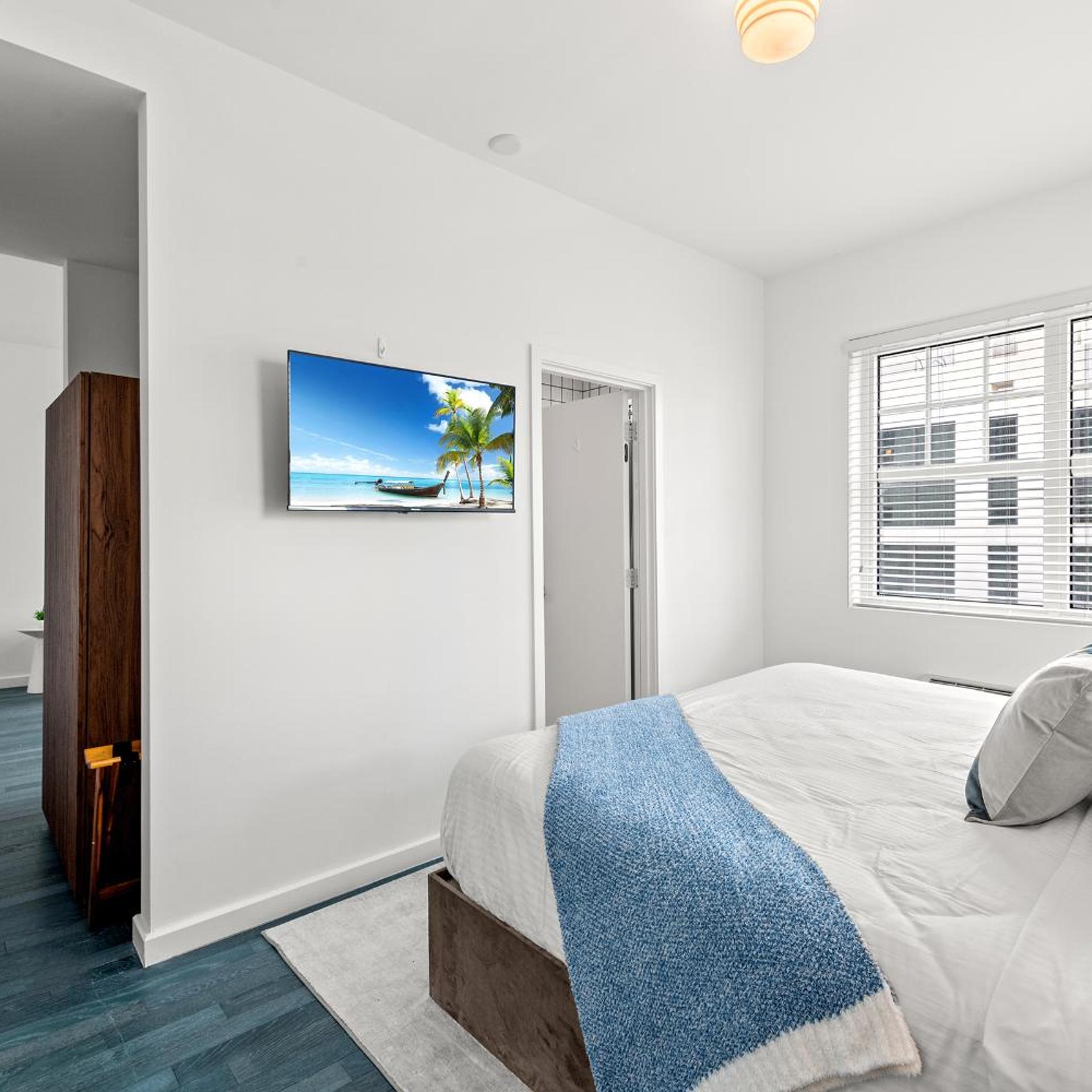 Bluebird Suites at The Apex Miami 19/50