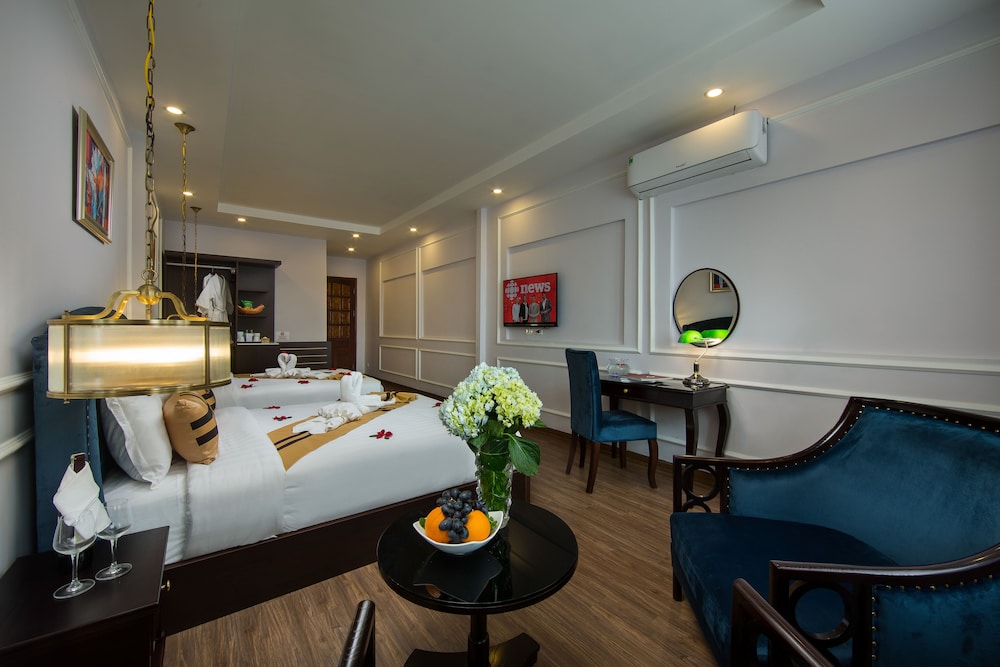 S Central Hotel 12/33
