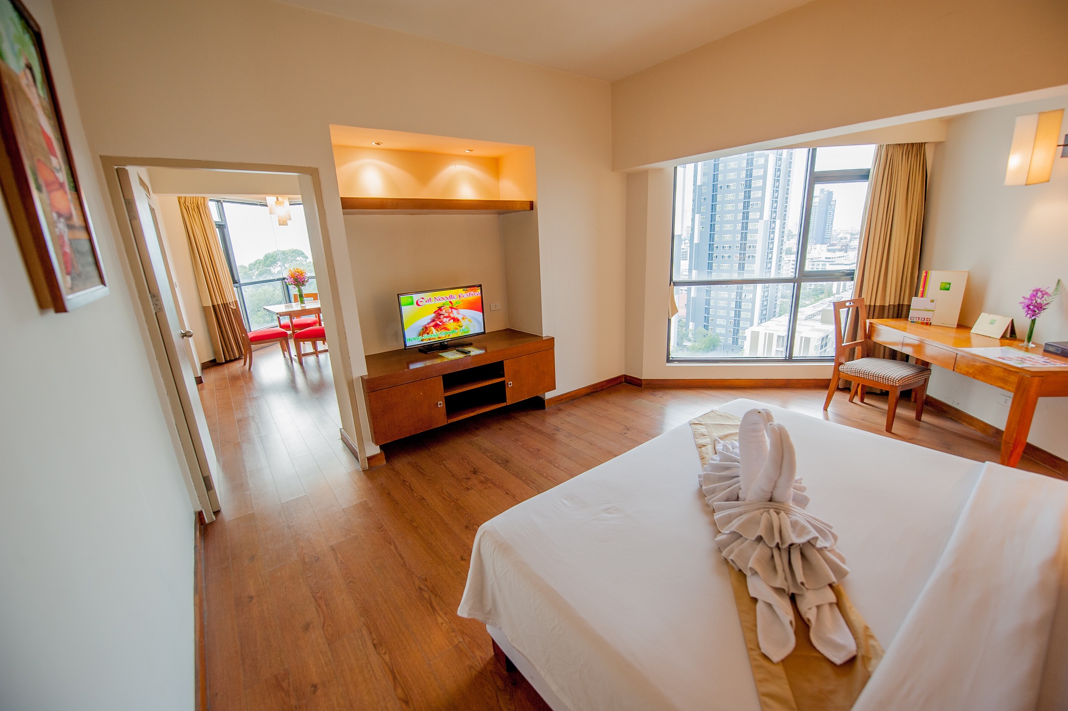 1 BEDROOM SUITE