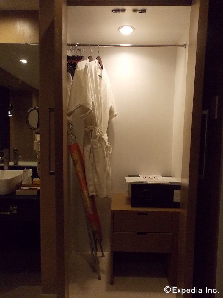 L'Fisher Hotel 3/50