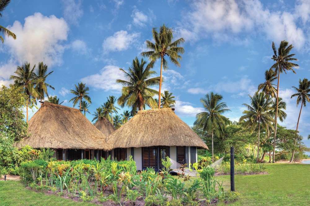 2 Bedrooms, Bure, Deluxe, Ocean Front