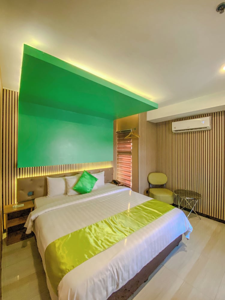 Vivien's Hotel 22/51