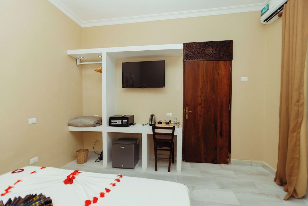 Blackstone Beach Resort 27/40