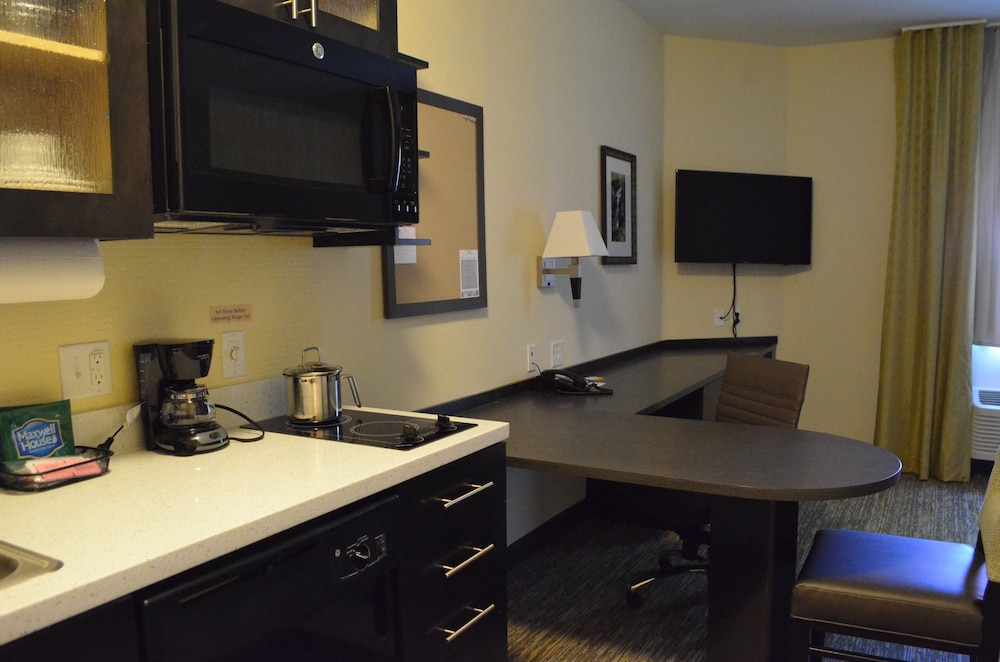Candlewood Suites SAN ANTONIO AIRPORT 42/45