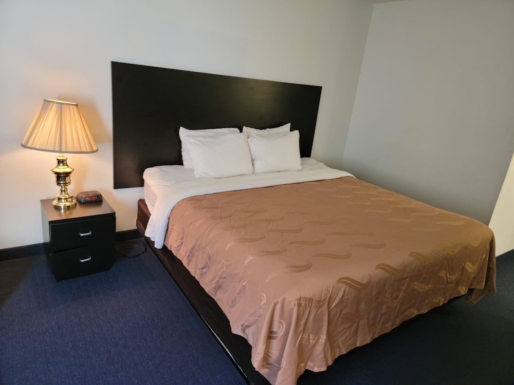 FairBridge Inn and Suites Sunnyside 13/27