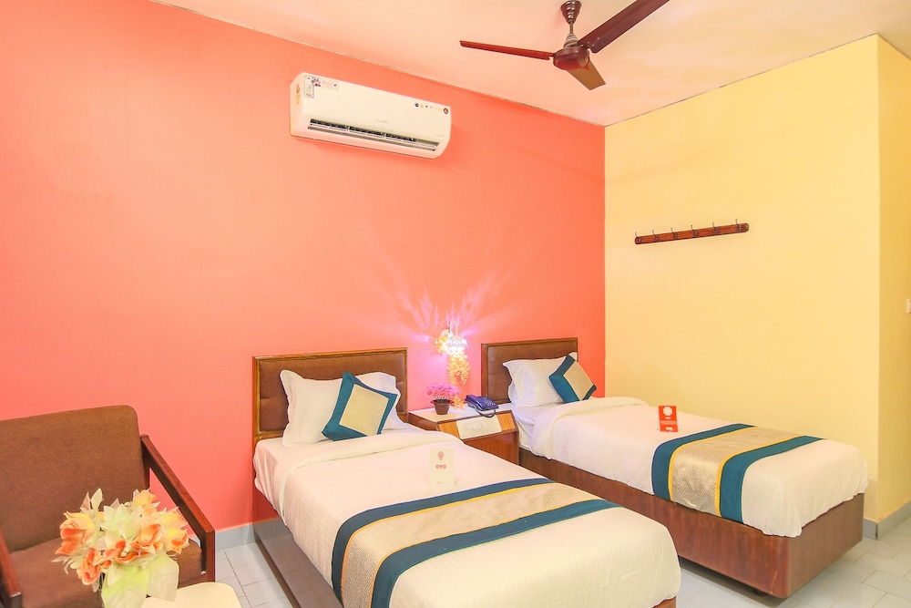 Oyo 10709 Hotel Sbt 6/23