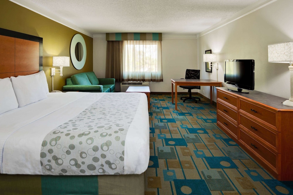 Deluxe, King Bed