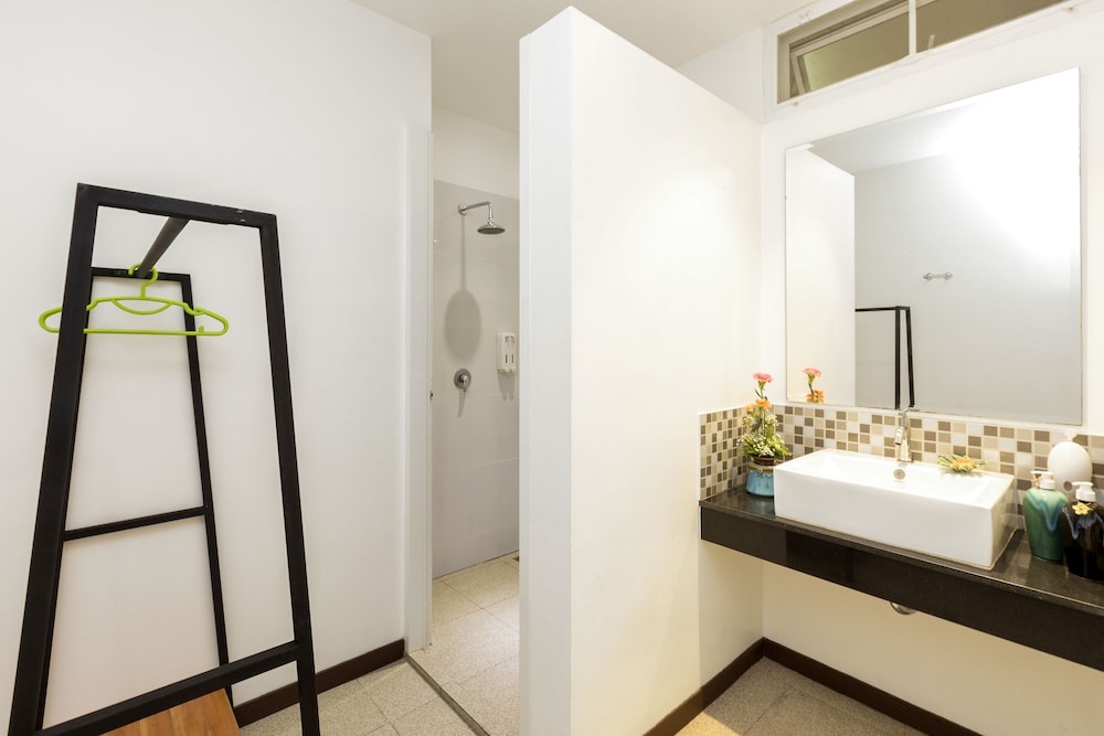 The Lantern Hostel Phuket 49/50