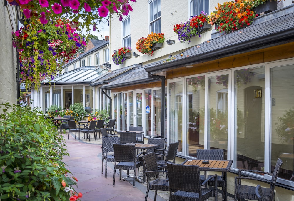 Best Western the Three Swans Hotel 58/69