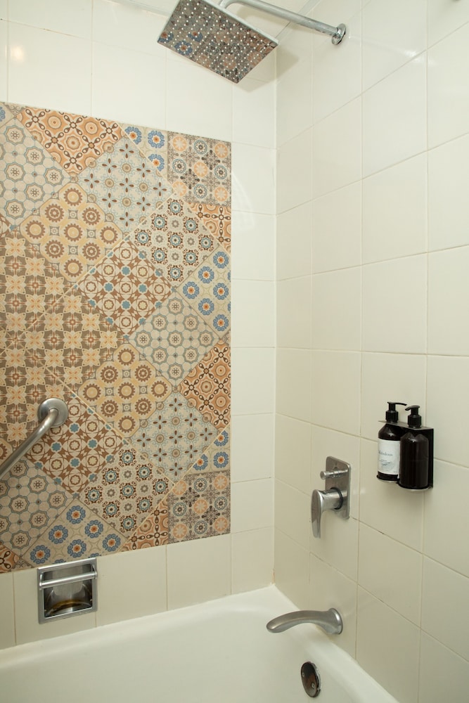 Hotel B Urban Xaman 50/50