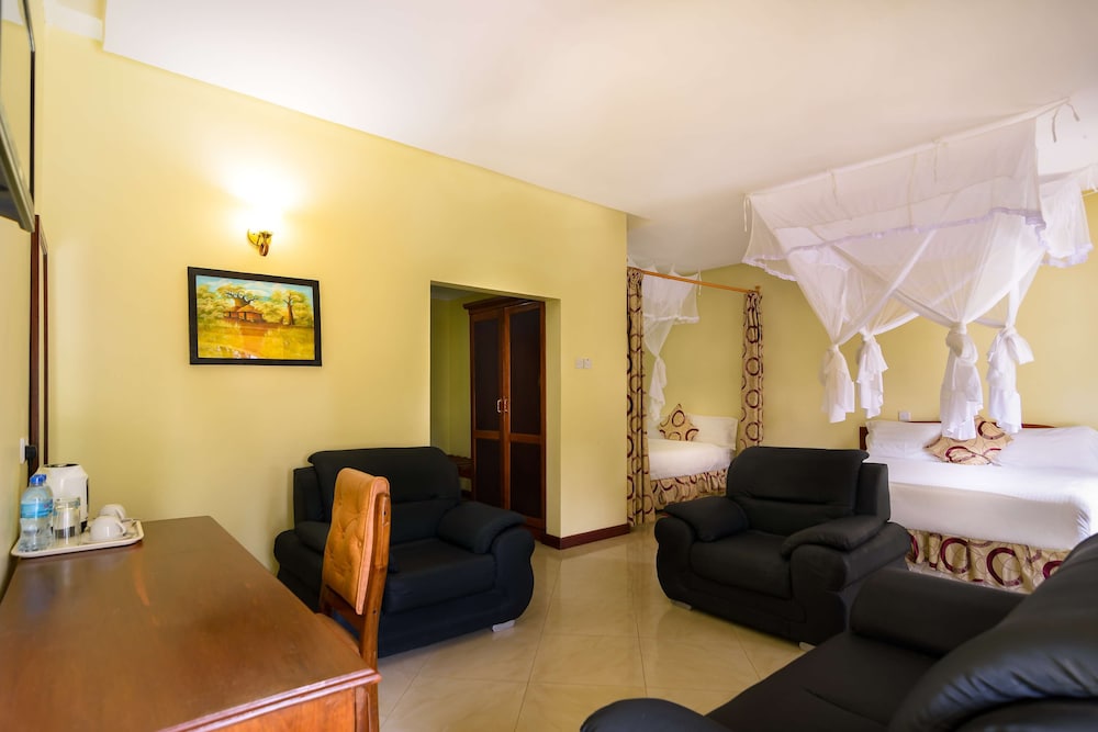 Mvuli Hotel 35/64