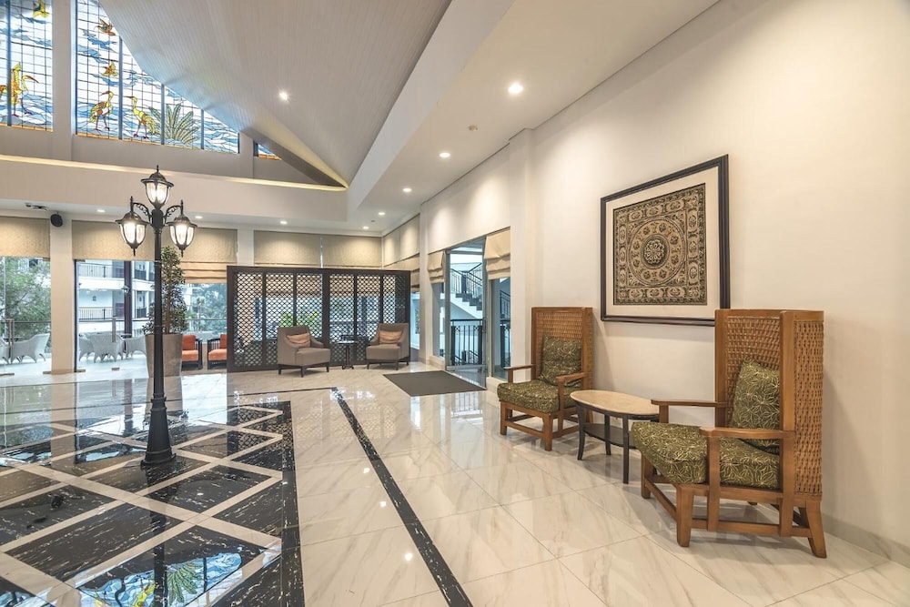 Lido Lake Resort by MNC Hotel 35/63