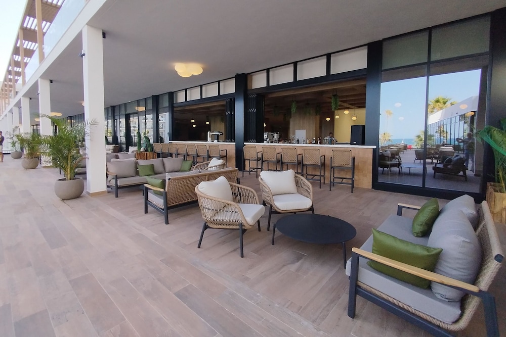 Best Triton Hotel 52/72