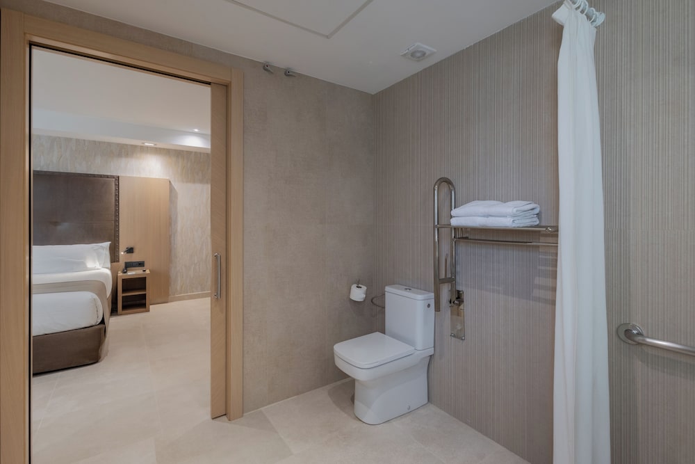 Room, Single, Twin Beds, Gran Hotel Barcino 9/10