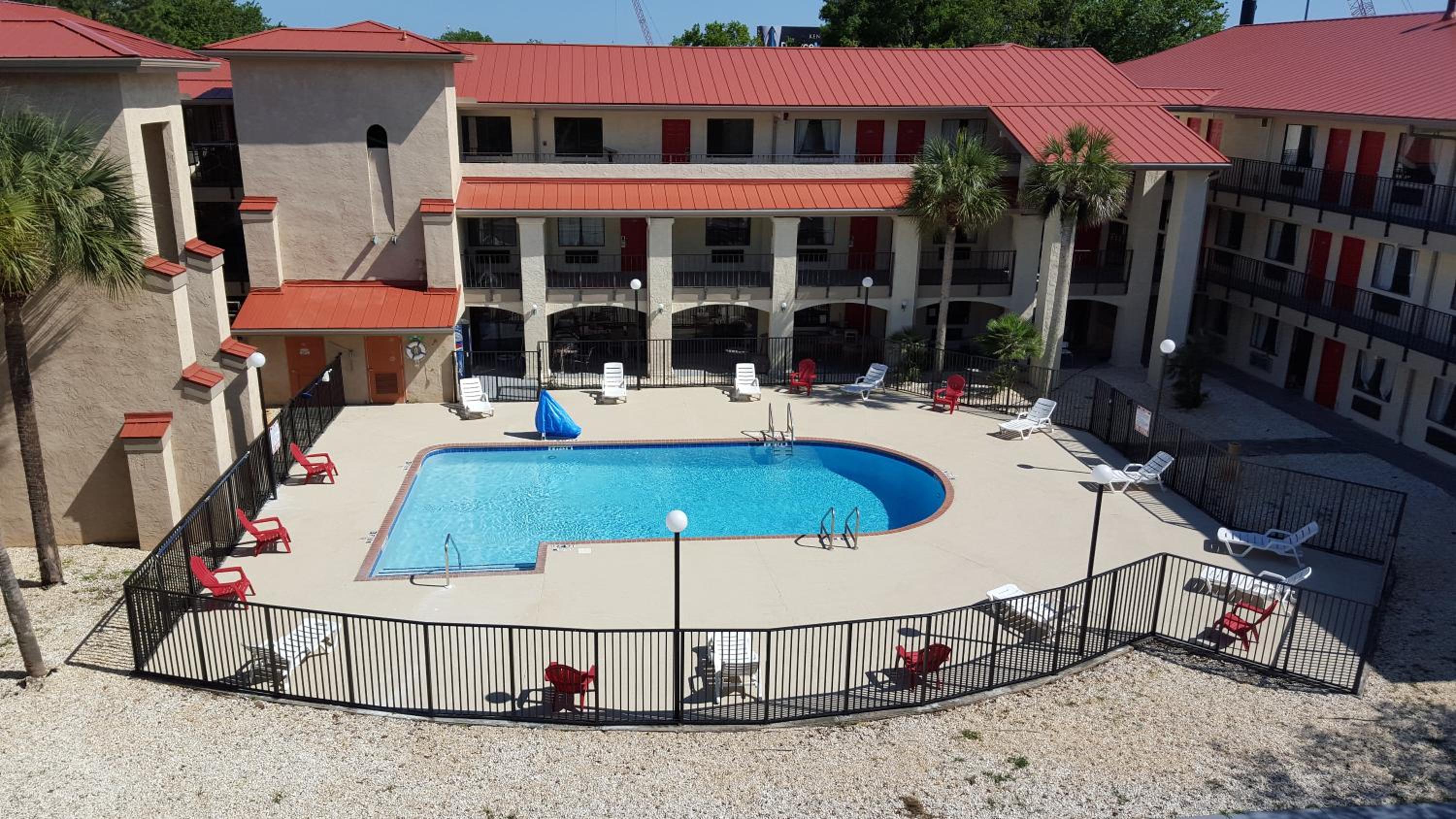 Tricove Inn and Suites 33/36