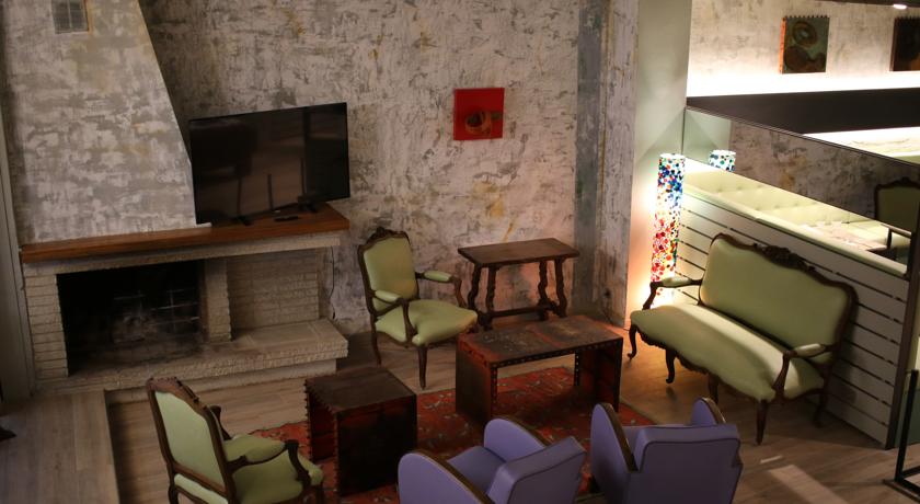 HOSTAL LA FOSCA 48/66