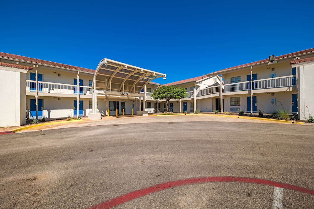 Motel6 Dallas, TX - Farmers Branch in FARMERS BRANCH - TX