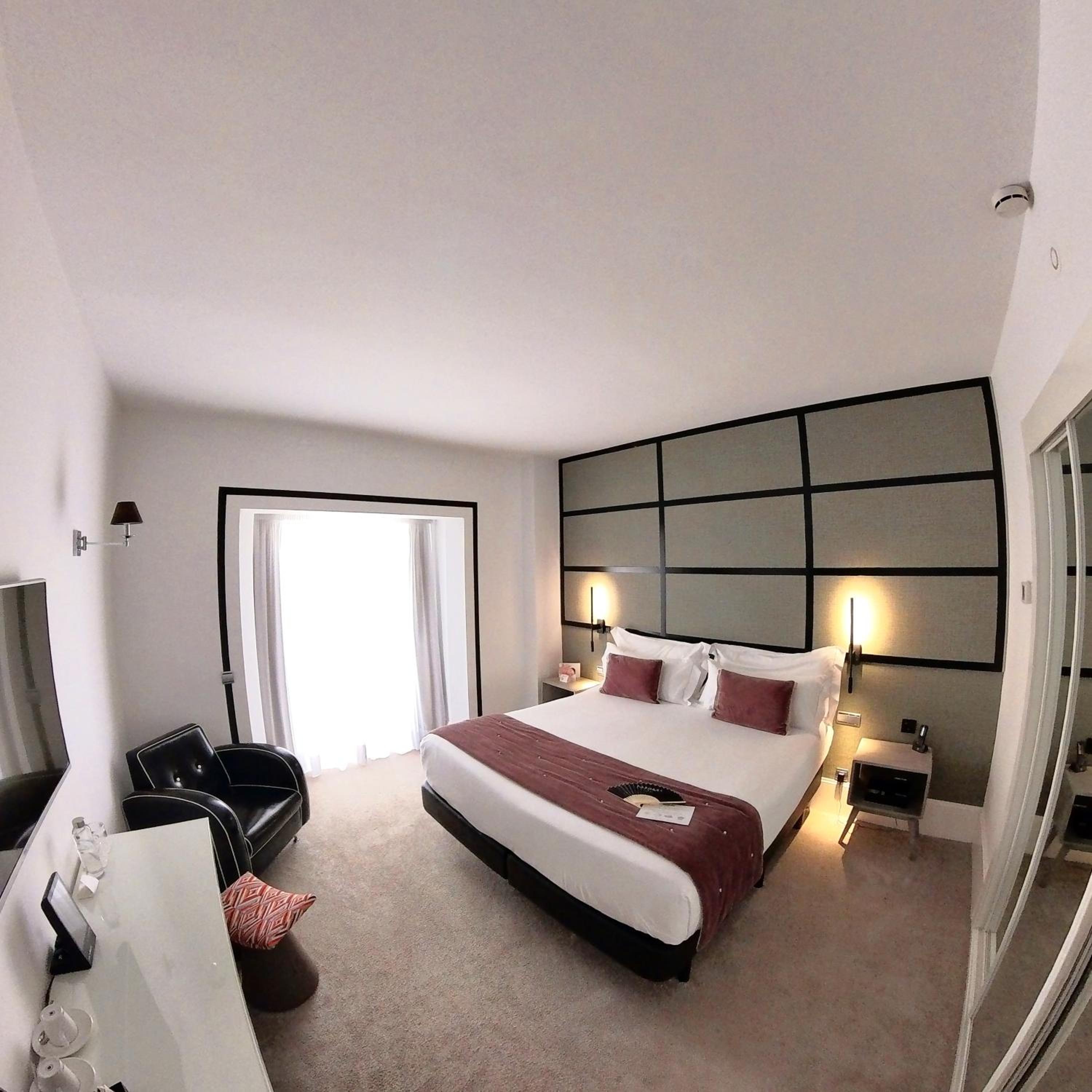 Standard, Double or Twin Bed